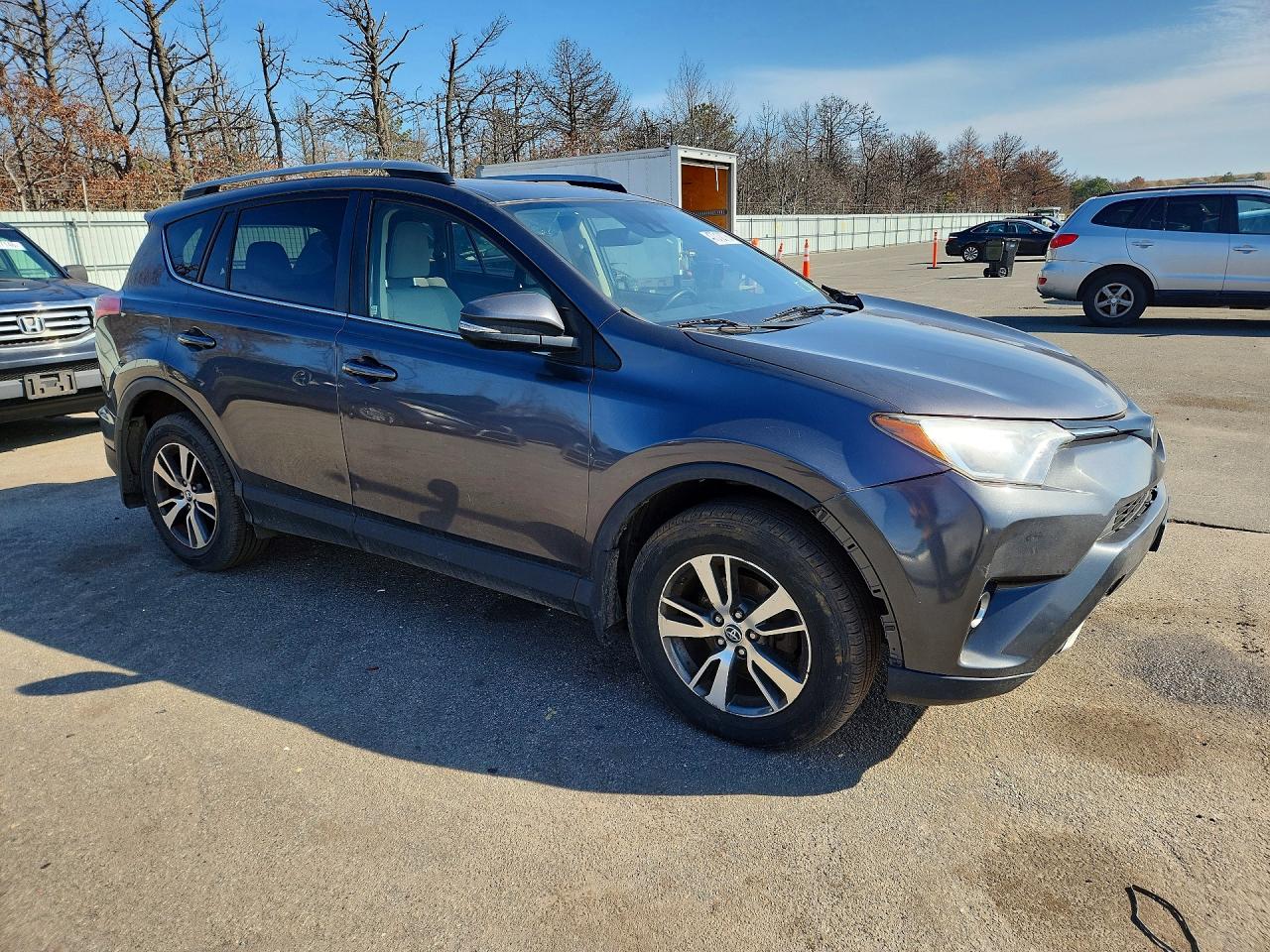 2018 Rav4 VIN JTMRFREV8JJ213305 photo 4