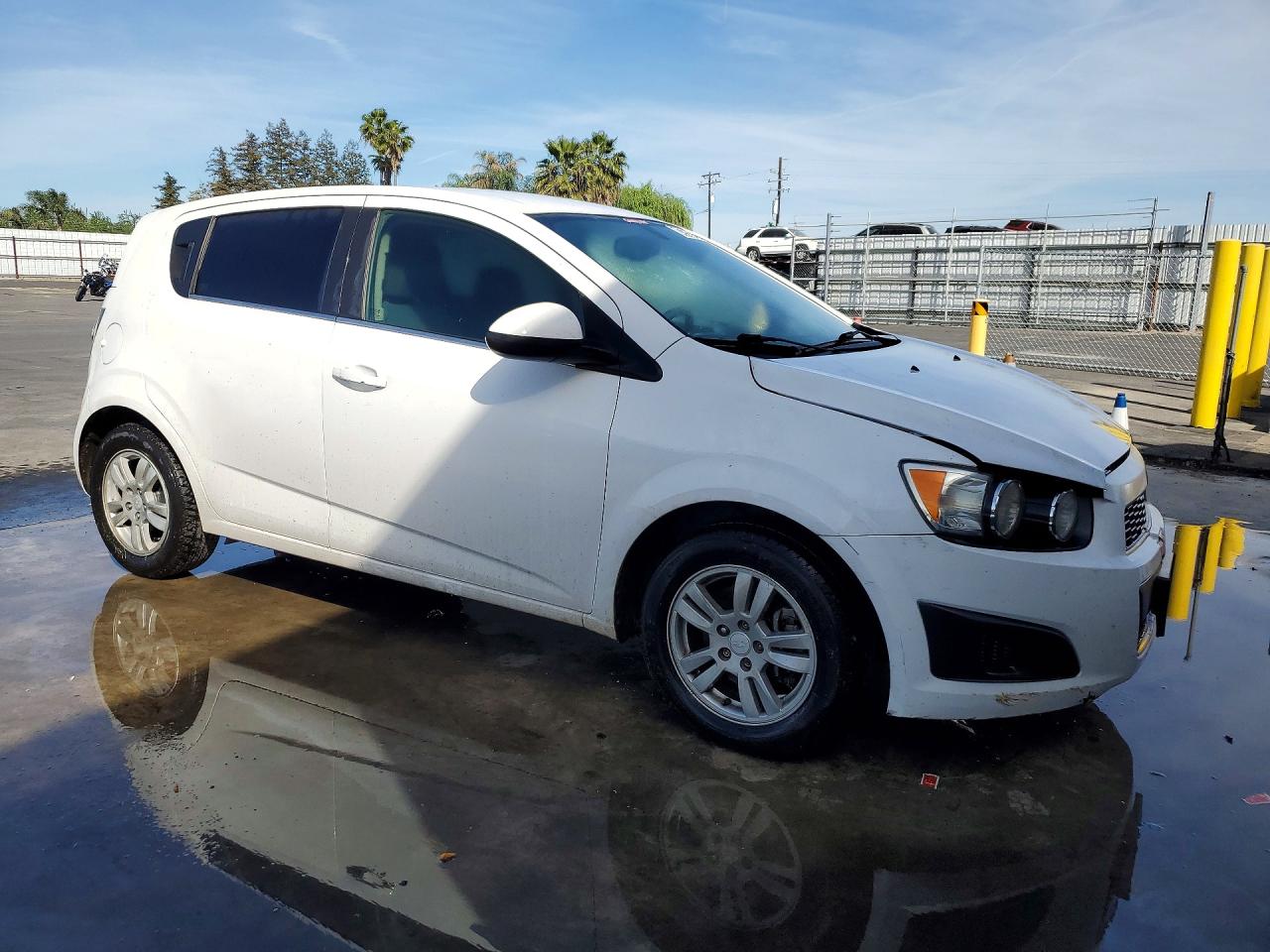 2016 Chevrolet SONIC VIN 1G1JC6SH9G4155658 photo 4