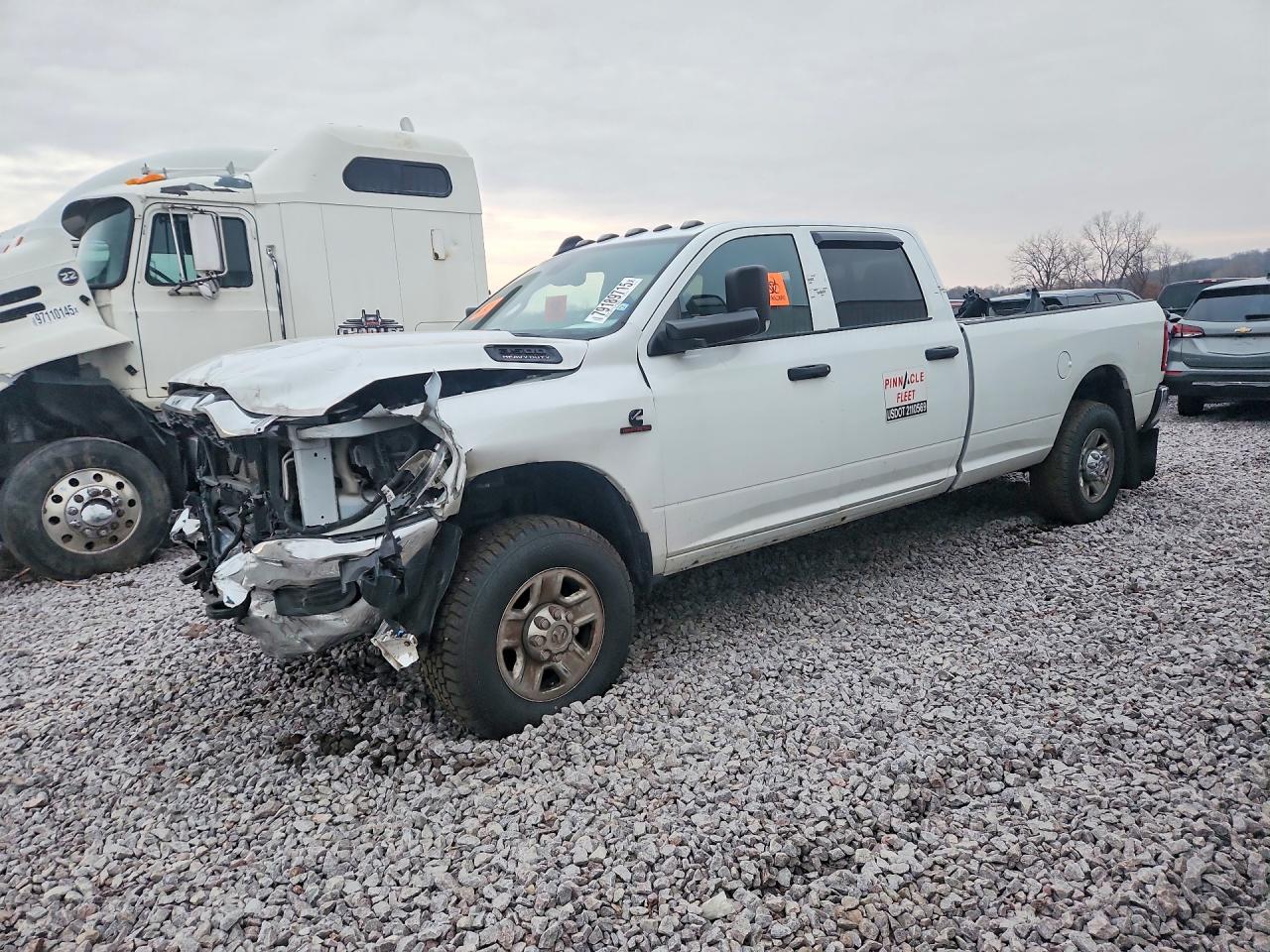 2022 RAM 3500 VIN 3C63R3GL5NG225917 photo 1