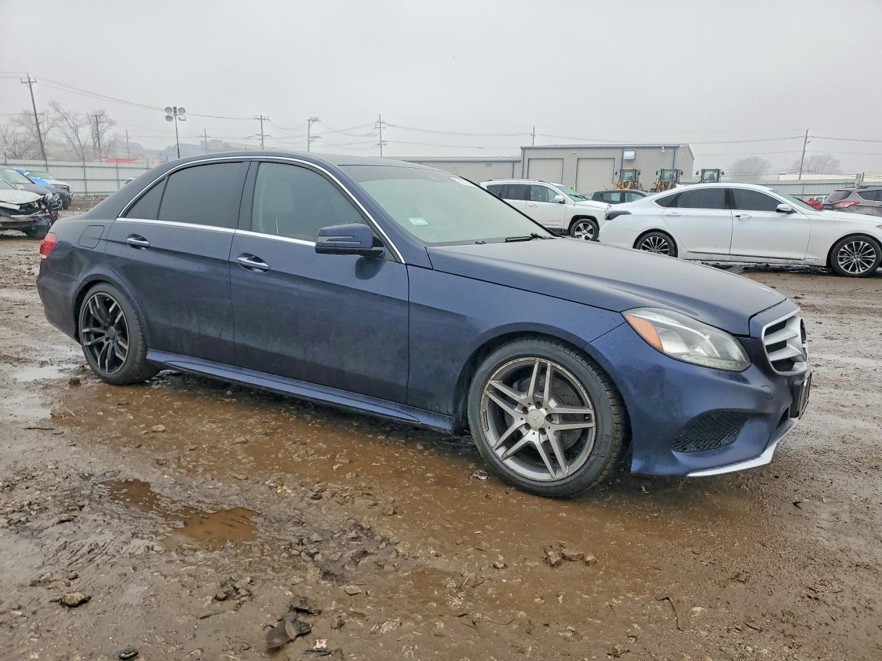 2014 Mercedes-Benz E-class VIN WDDHF8JB8EA905125 photo 4