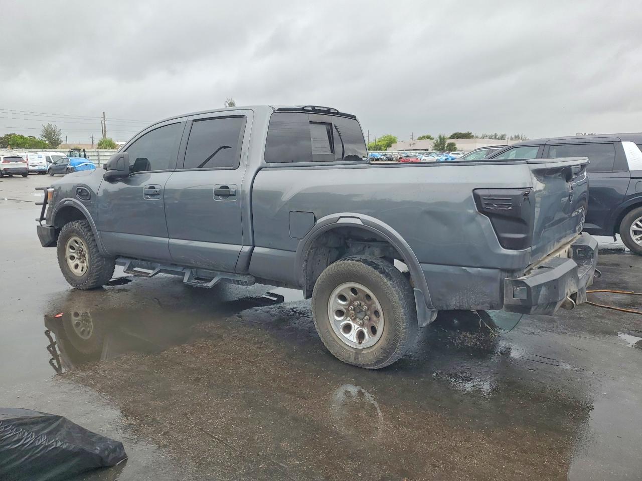 2019 Nissan TITAN VIN 1N6BA1F43KN521013 photo 2