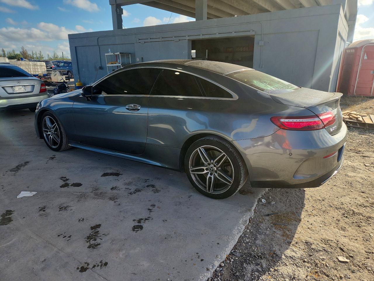 2018 Mercedes-Benz E-class VIN WDD1J6FB8JF012897 photo 2