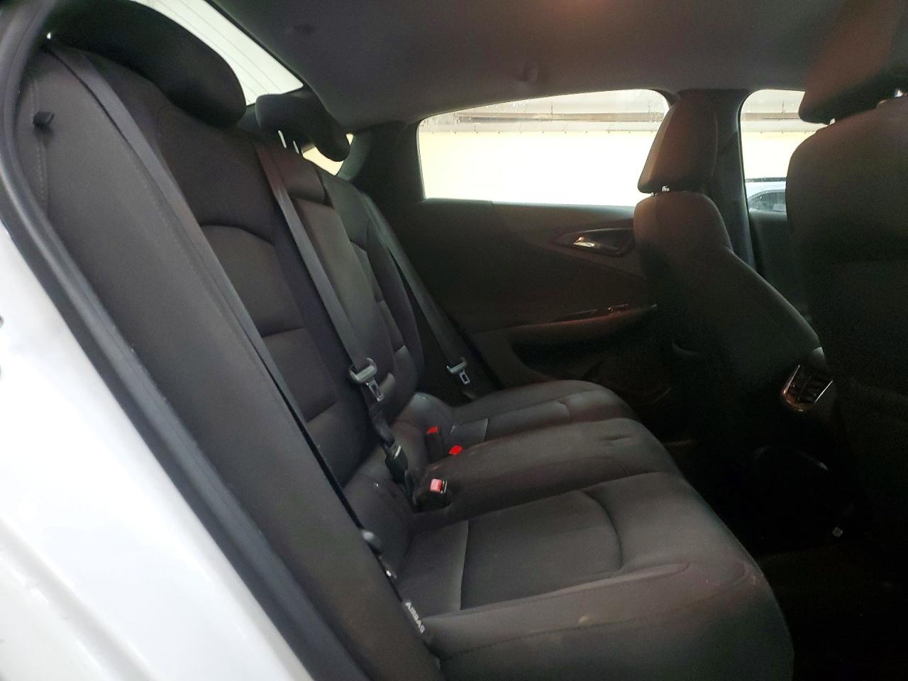2019 Chevrolet Malibu VIN 1G1ZD5ST7KF149191 photo 10