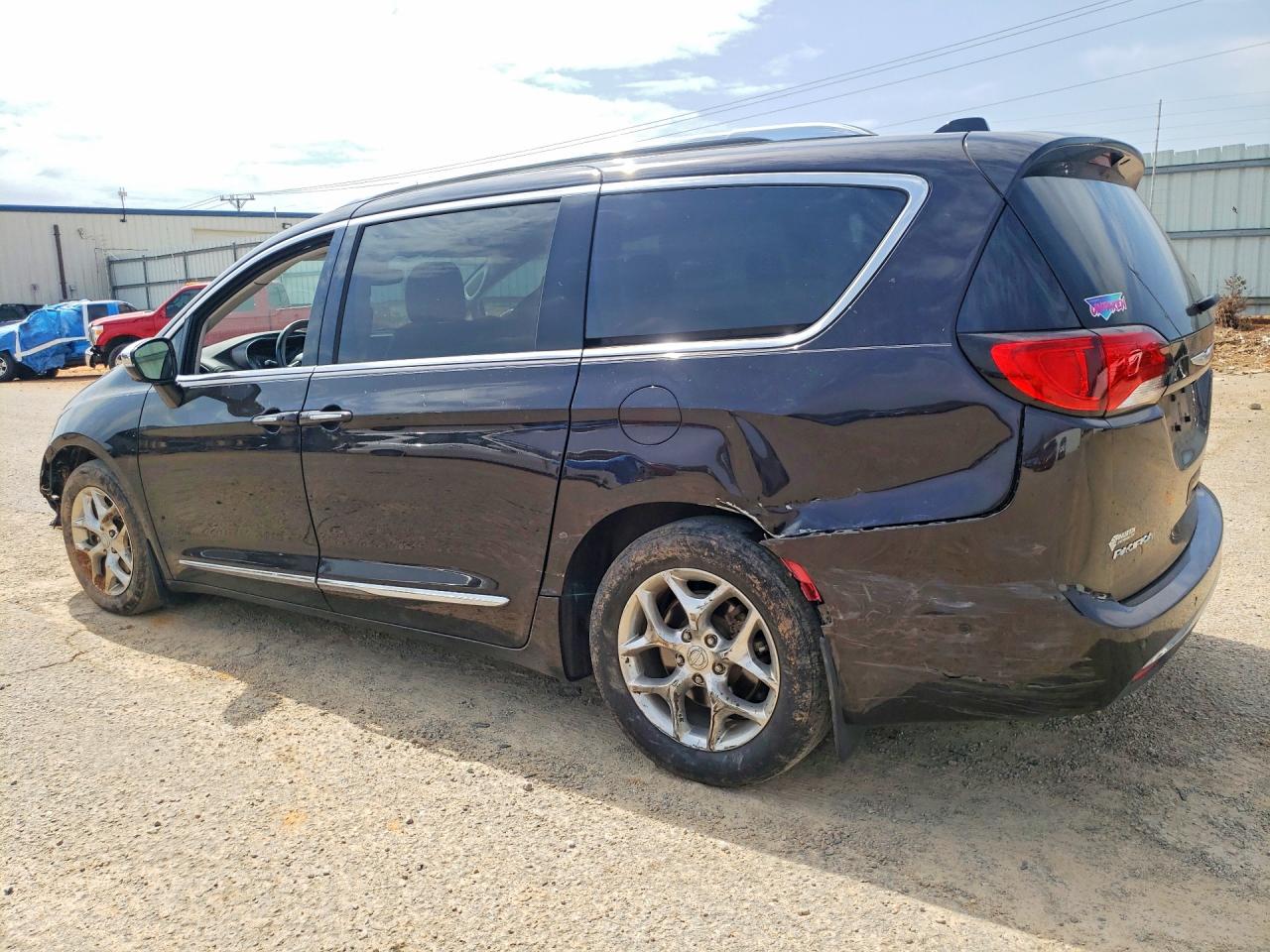 2019 Chrysler All models VIN 2C4RC1GG8KR523282 photo 2