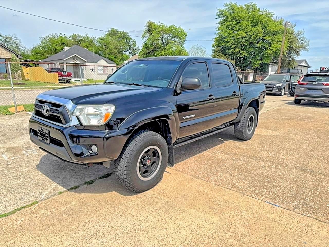 2014 Toyota Tacoma v6 VIN 3TMLU4EN8EM155235 photo 2