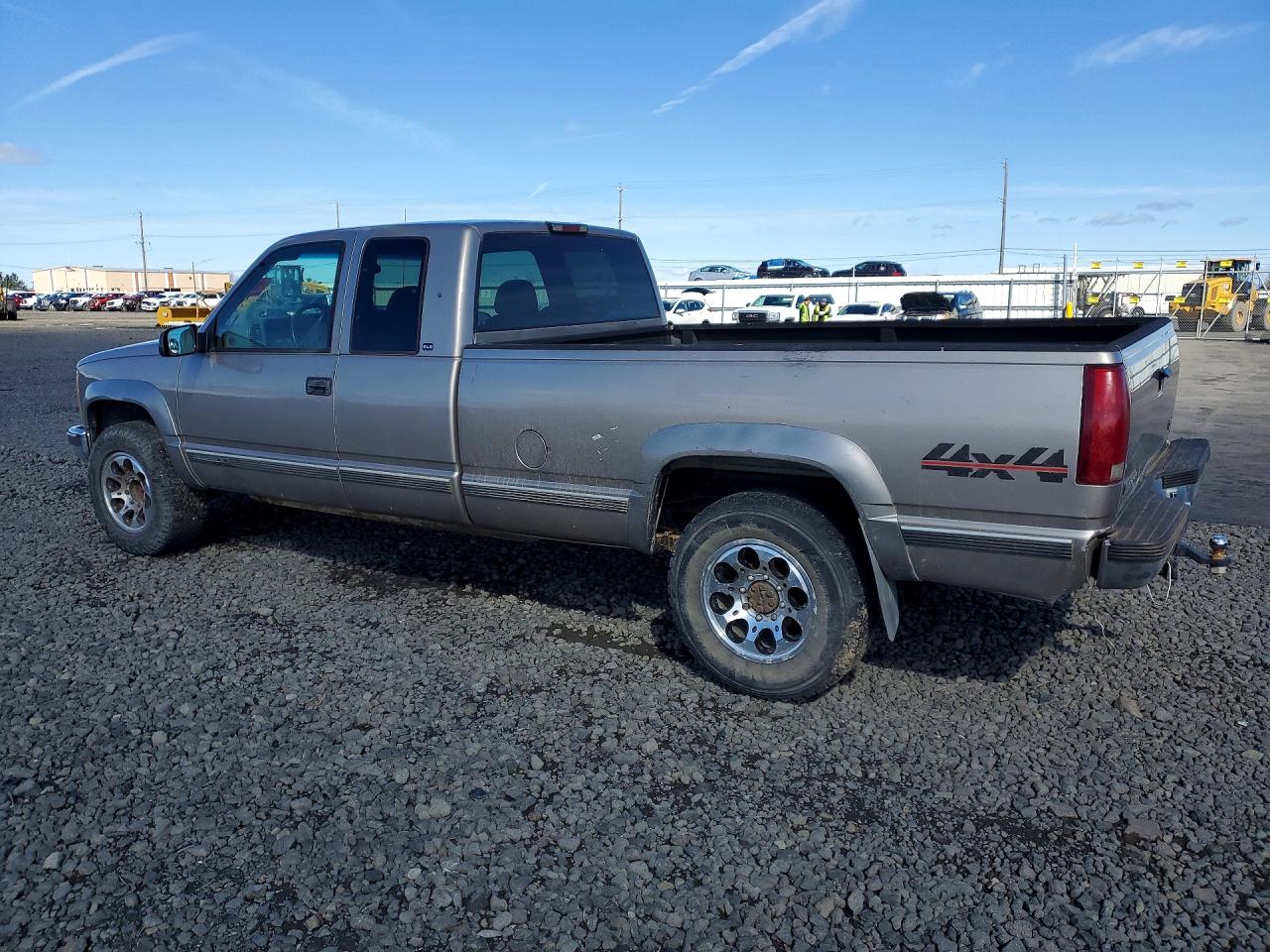 2000 GMC SIERRA VIN 1GTGK29J9YF431154 photo 2