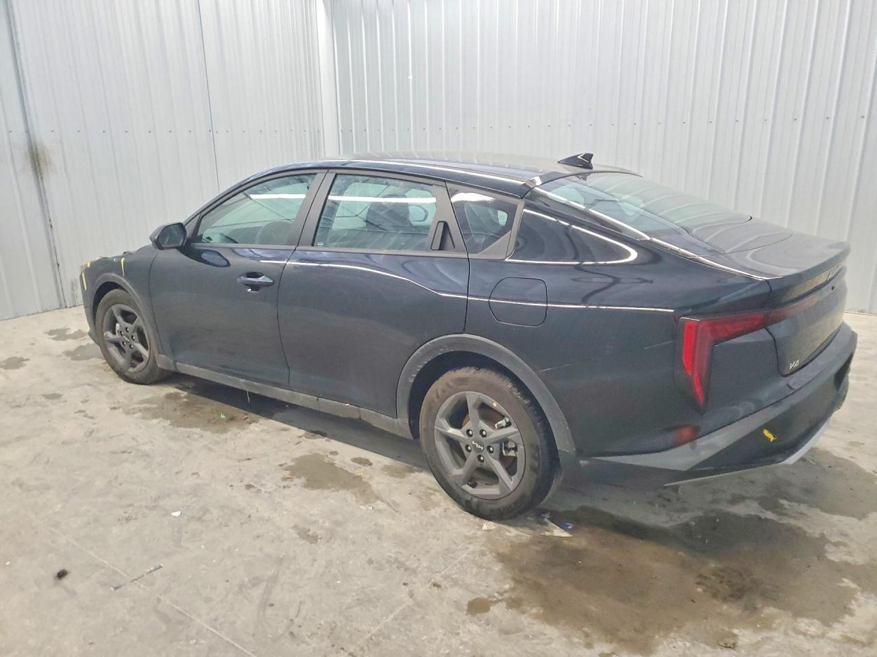 2025 Kia All other VIN 3KPFT4DE5SE059165 photo 2