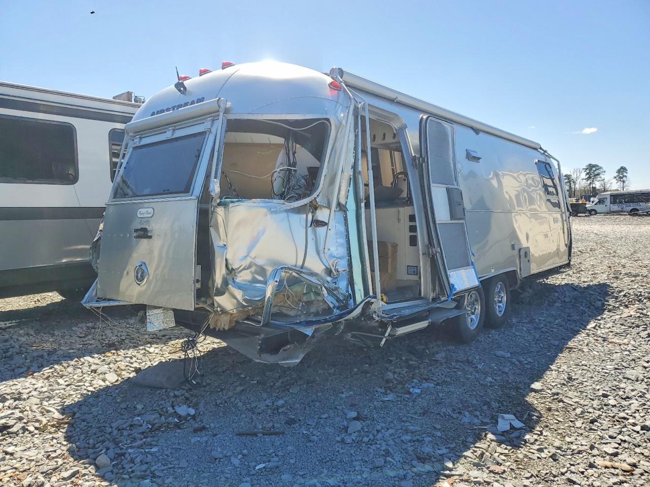 2021 AIRSTREAM Unknown VIN 1STT9YL27MJ555799 photo 4