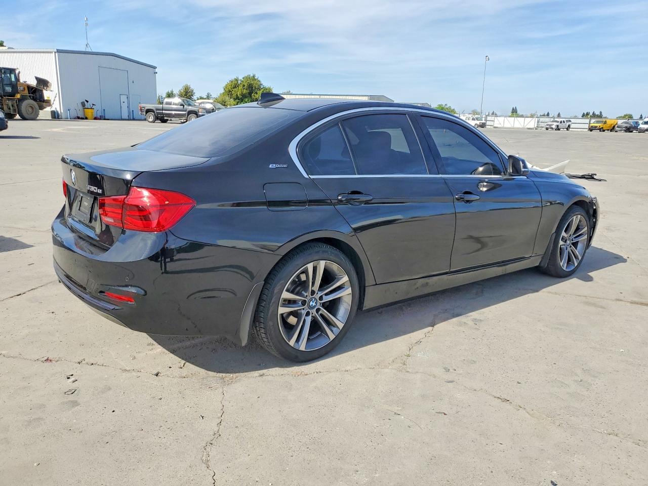 2017 BMW 3 series VIN WBA8E1C31HA156826 photo 3