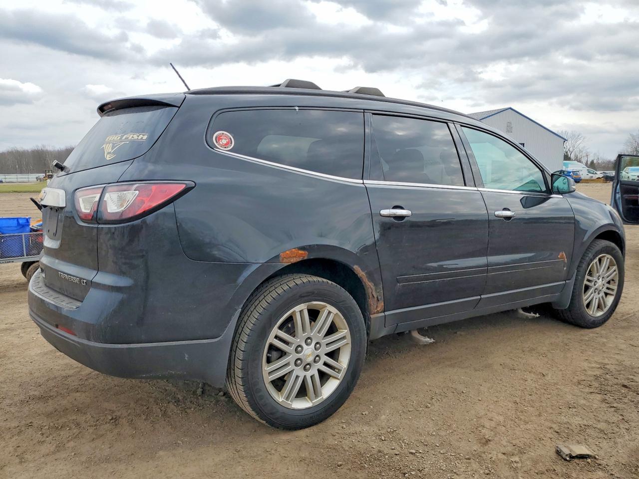 2013 Chev Traverse VIN 1GNKRGKD7DJ221898 photo 3