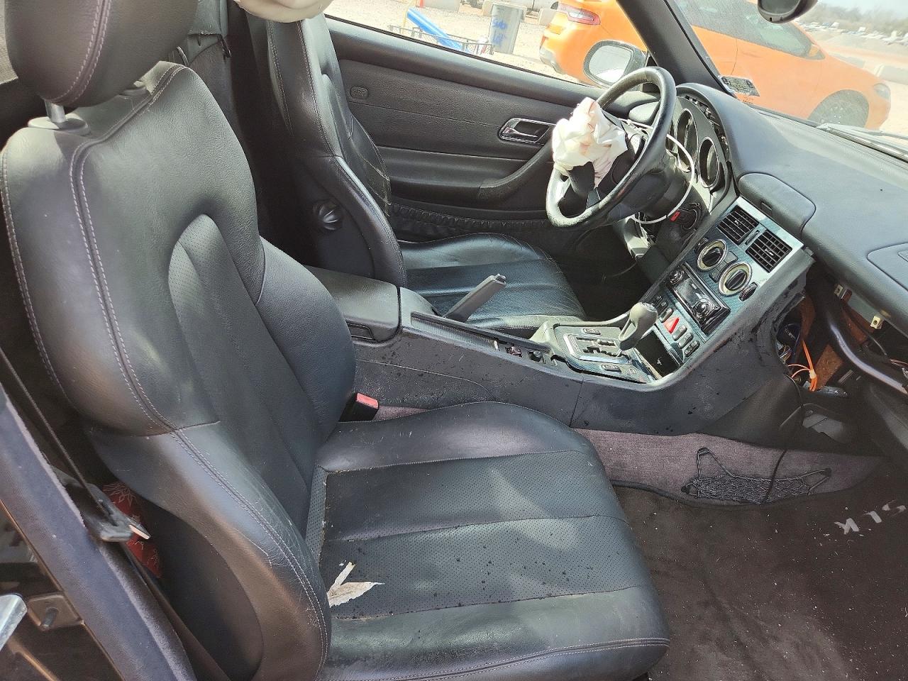 1999 Mercedes-Benz Slk-class VIN WDBKK47F6XF119438 photo 10