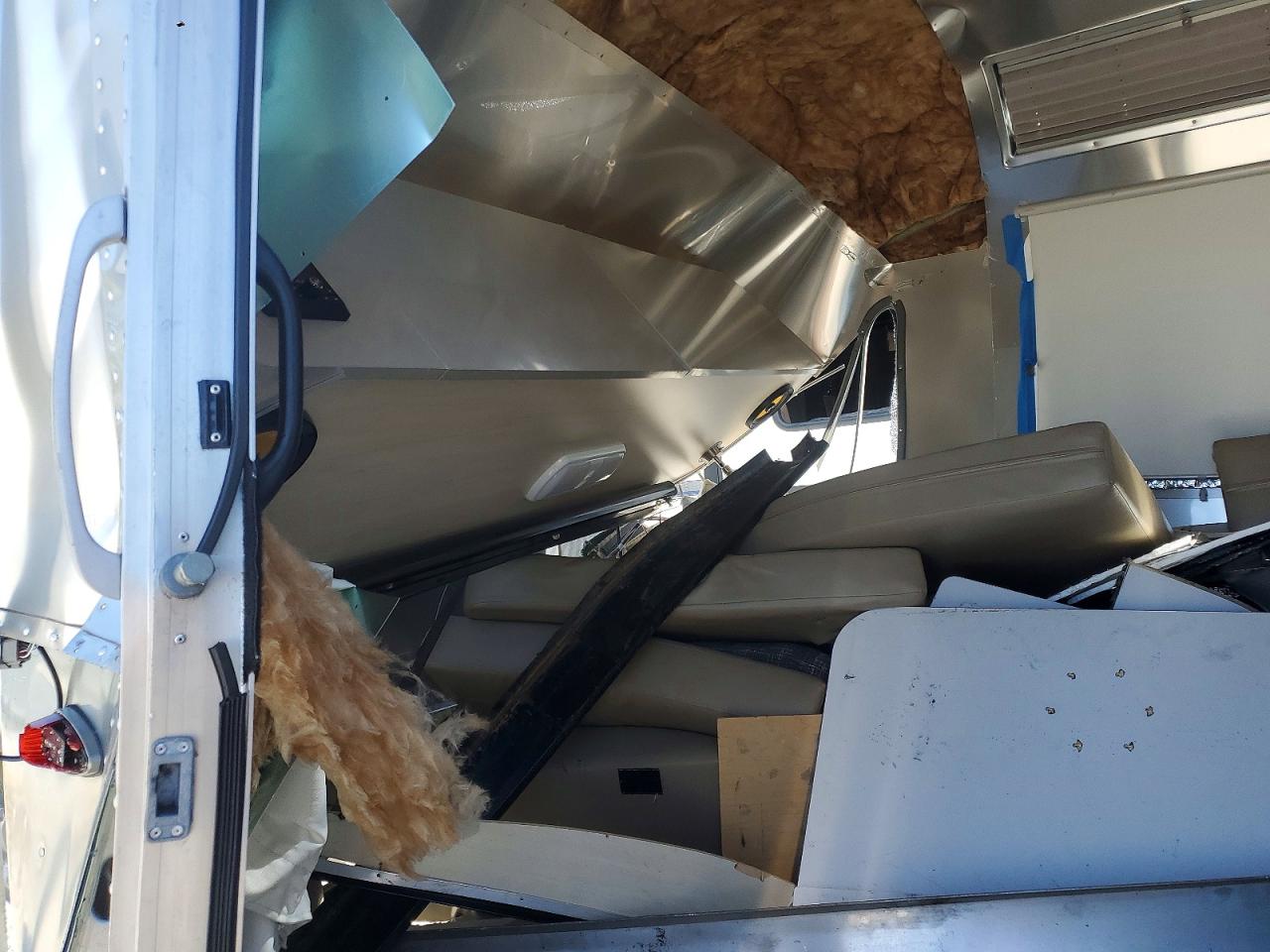 2021 AIRSTREAM Unknown VIN 1STT9YL27MJ555799 photo 6