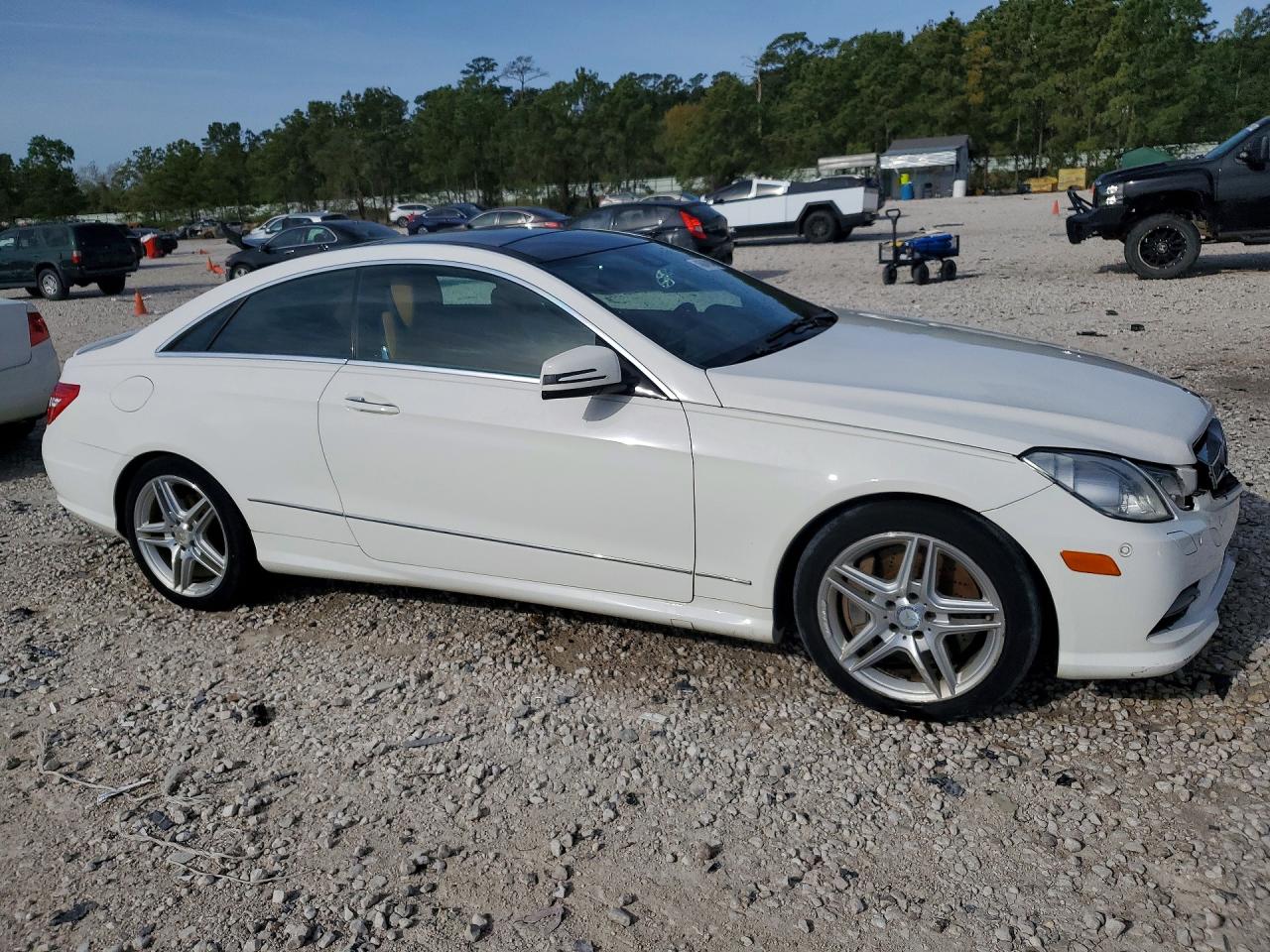 2013 Mercedes-Benz E-class VIN WDDKJ7DB9DF212530 photo 4