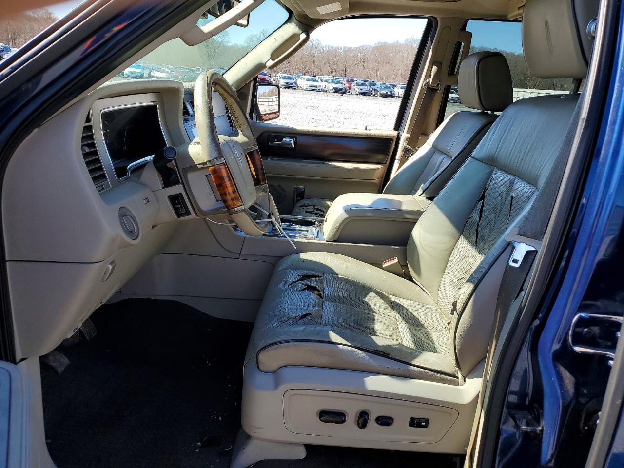 2007 LINCOLN Navigator VIN 5LMFU27547LJ25175 photo 7