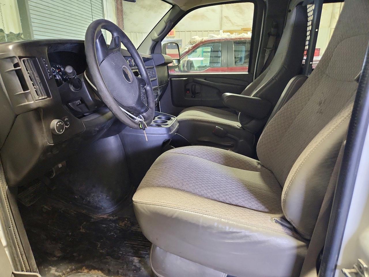 2013 GMC Savana VIN 1GTS8AF42D1158096 photo 7