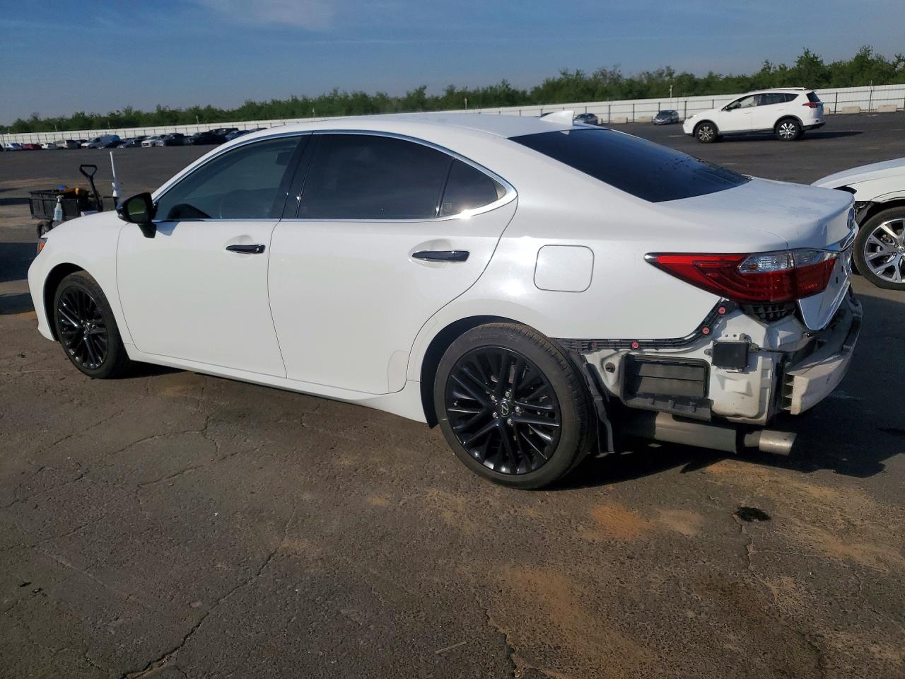 2015 Lexus ES350 VIN JTHBK1GG4F2185340 photo 2