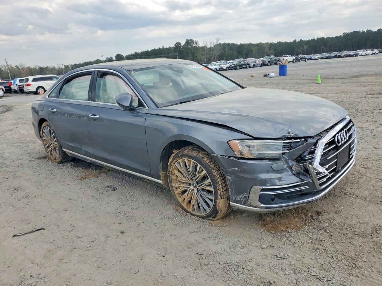 2019 Audi A8 VIN WAU8DAF88KN019778 photo 4
