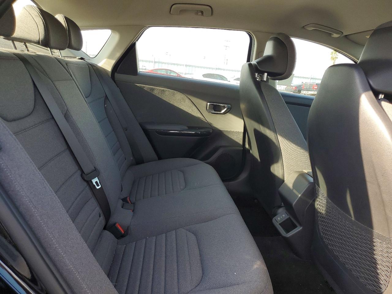 2025 Kia All other VIN 3KPFU4DE0SE033828 photo 10