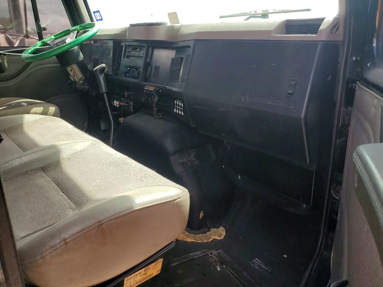 1999 International 4000 serie VIN 1HTSCAAM5XH206758 photo 11