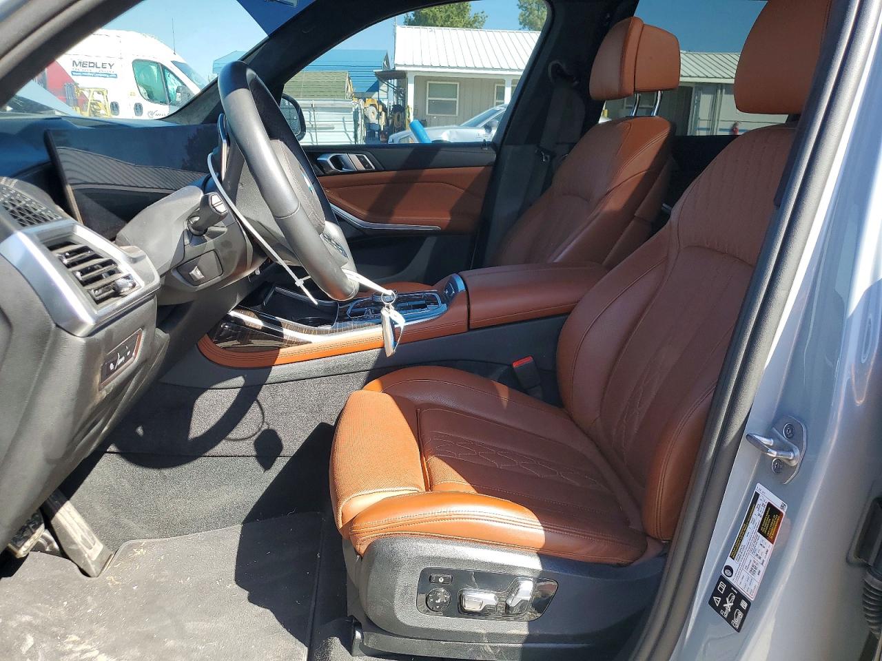 2025 BMW X7 VIN 5UX23EM09S9W48666 photo 7