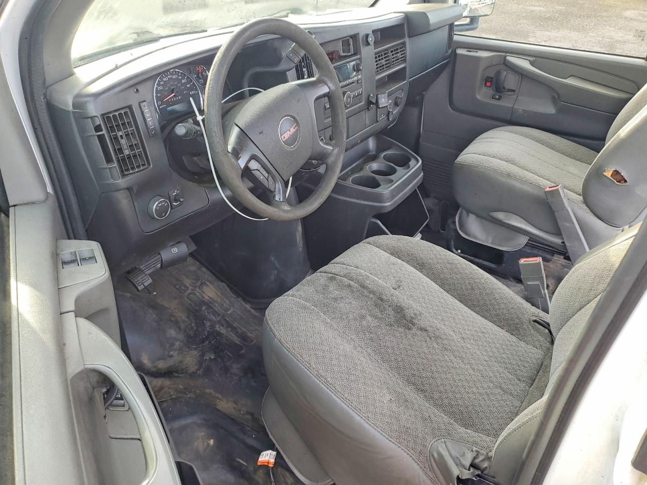 2015 GMC Savana VIN 1GD072CG7F1115337 photo 8