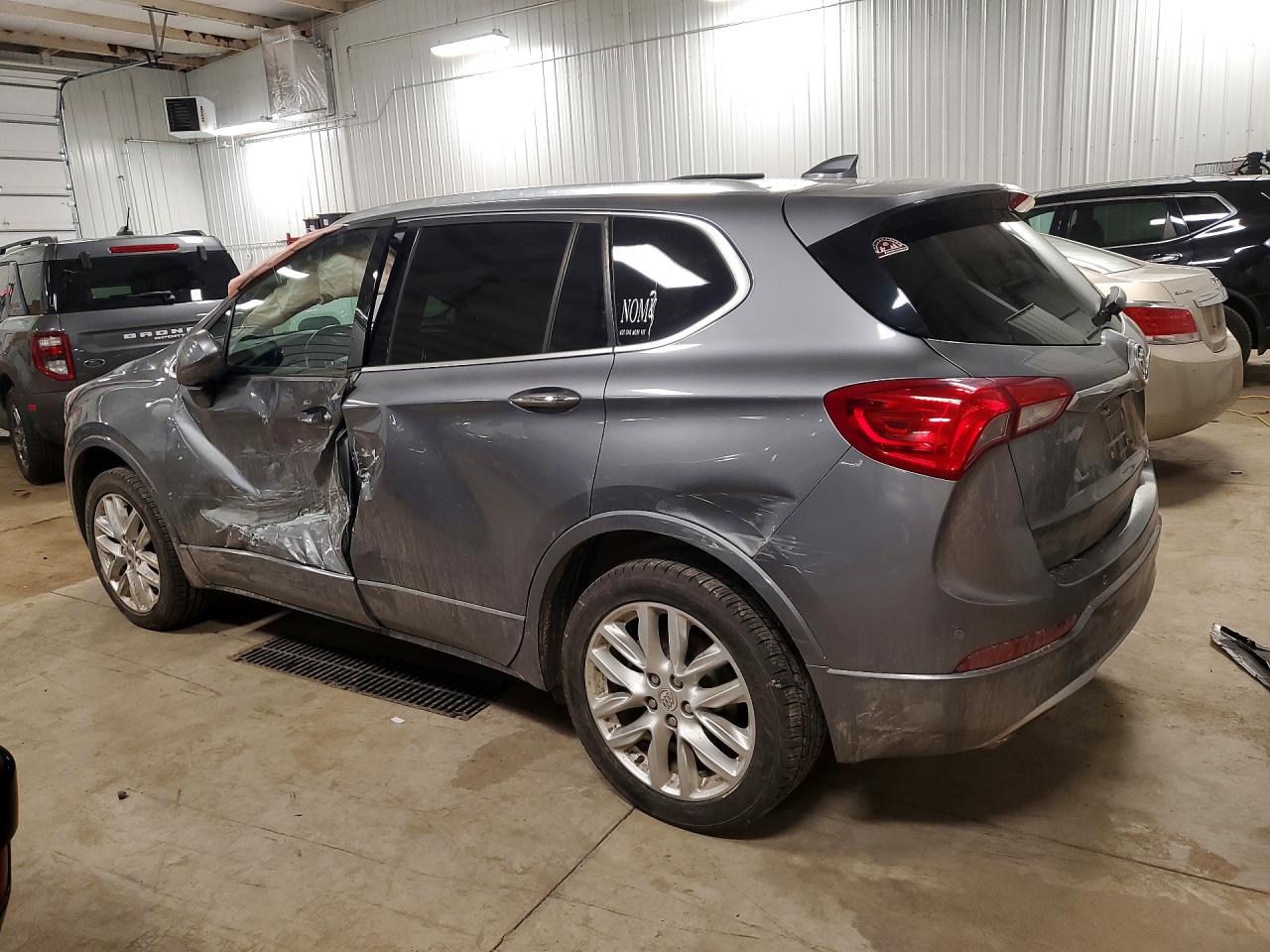 2020 Envision VIN LRBFX3SX6LD125405 photo 2