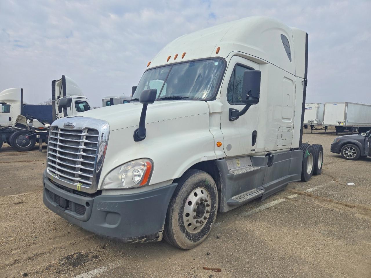2018 FREIGLINER All other VIN 1FUJGLDR1JLHF2680 photo 2