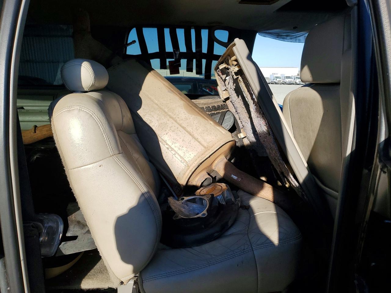 2002 Chevrolet Suburban VIN 1GNGK26U52R253917 photo 11