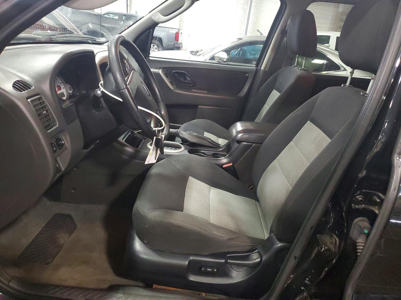 2007 Ford Escape VIN 1FMYU93157KA14986 photo 7