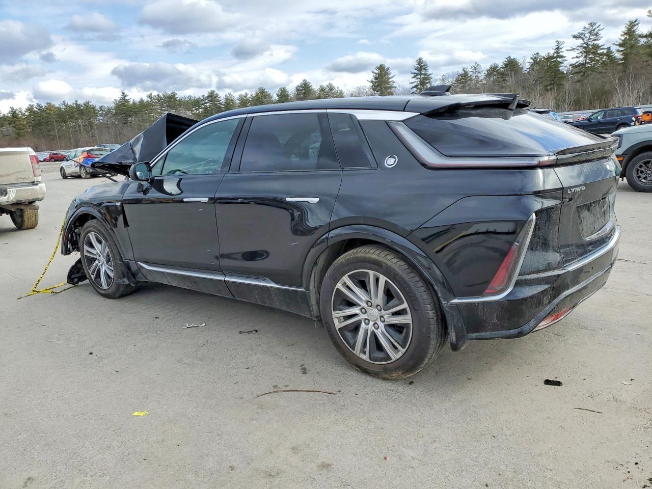 2024 Cadillac All other VIN 1GYKPMRK3RZ102668 photo 2