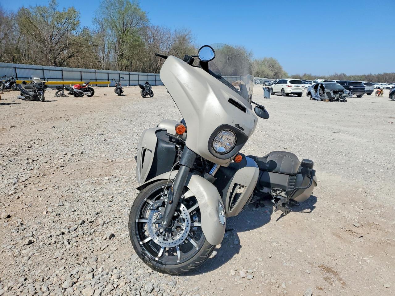 2022 INDIAN Motorcycle VIN 56KTKDBB1N3411940 photo 2