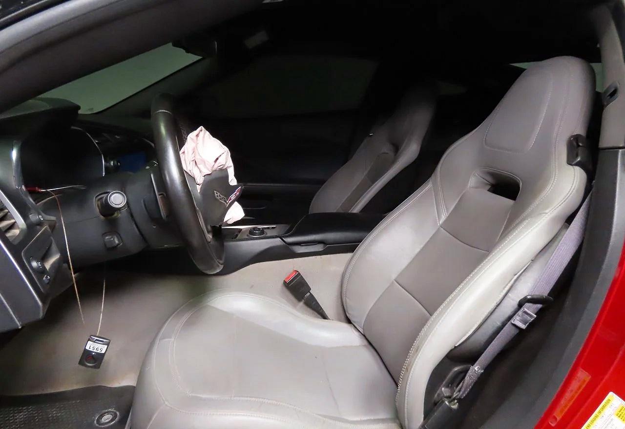 2014 Chevrolet Corvette VIN 1G1YG2D75E5132806 photo 9