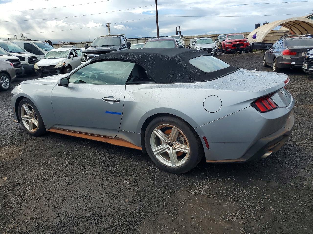 2026 FORD Mustang VIN 1FAGP8UH2T5103295 photo 2