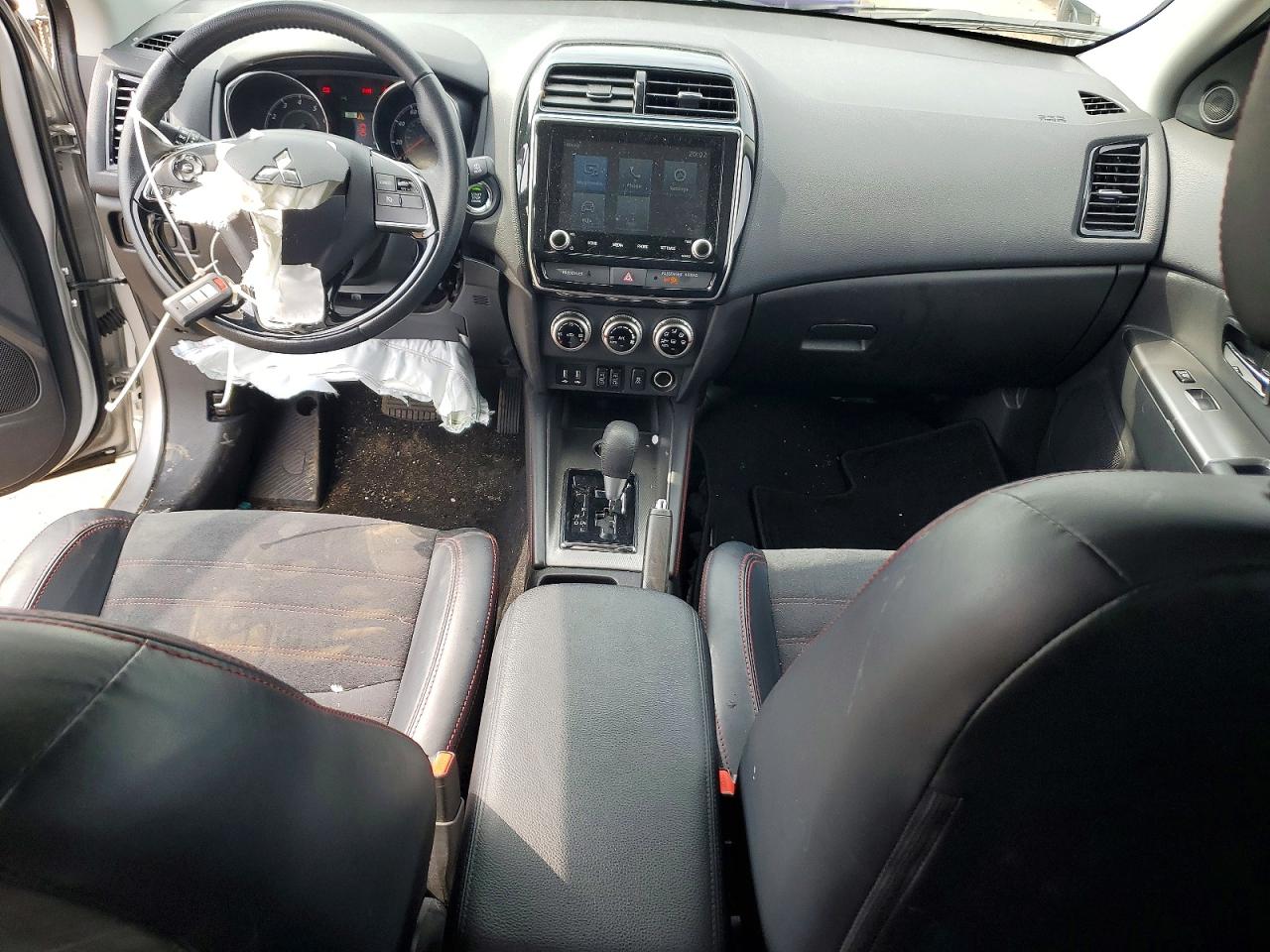 2024 Mitsubishi Outlander VIN JA4ARUAU8RU011847 photo 8