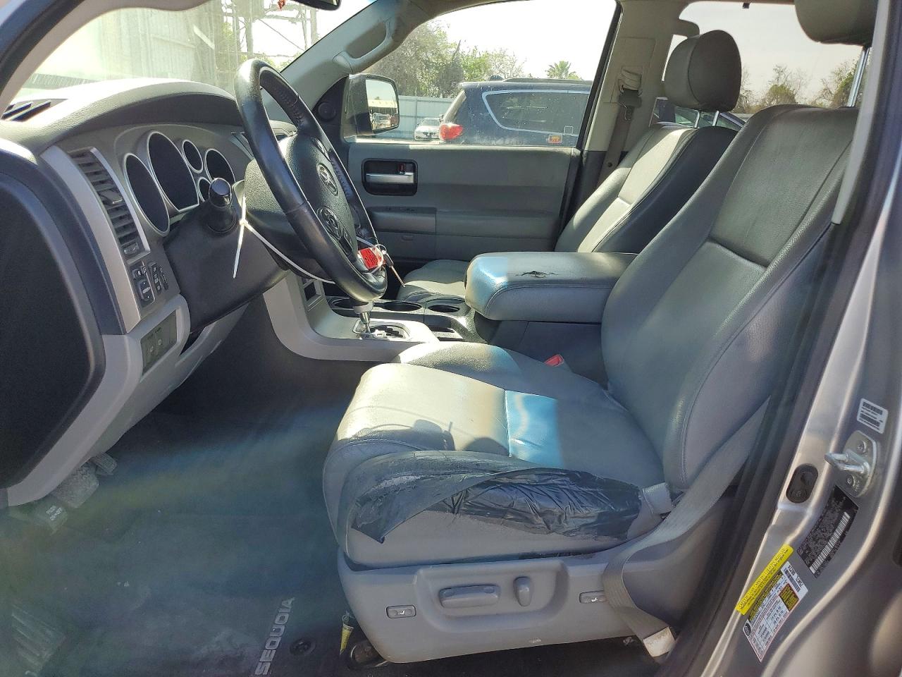 2013 Toyota Sequoia VIN 5TDKY5G14DS049685 photo 7