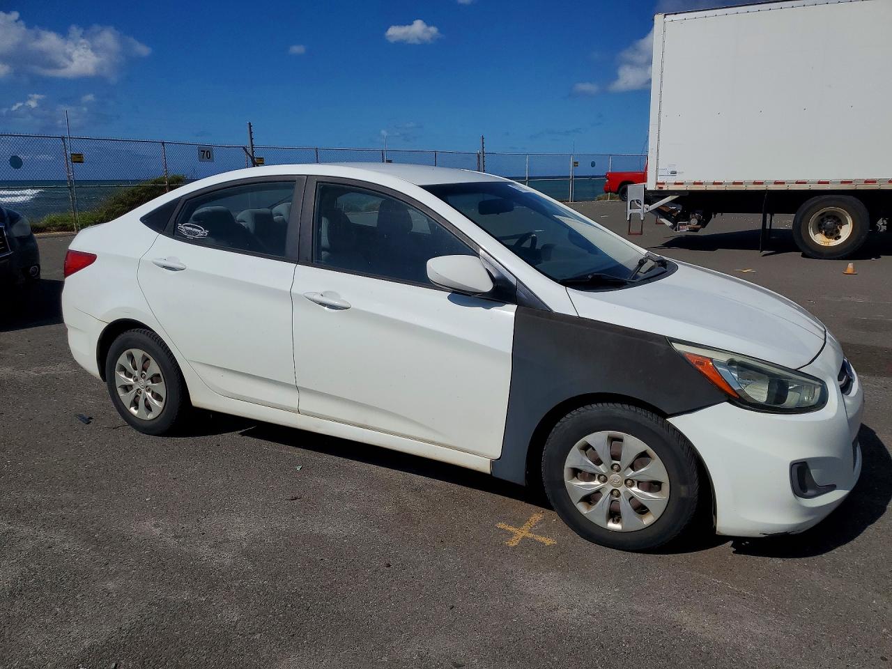 2016 Hyundai Accent VIN KMHCT4AE3GU060102 photo 4