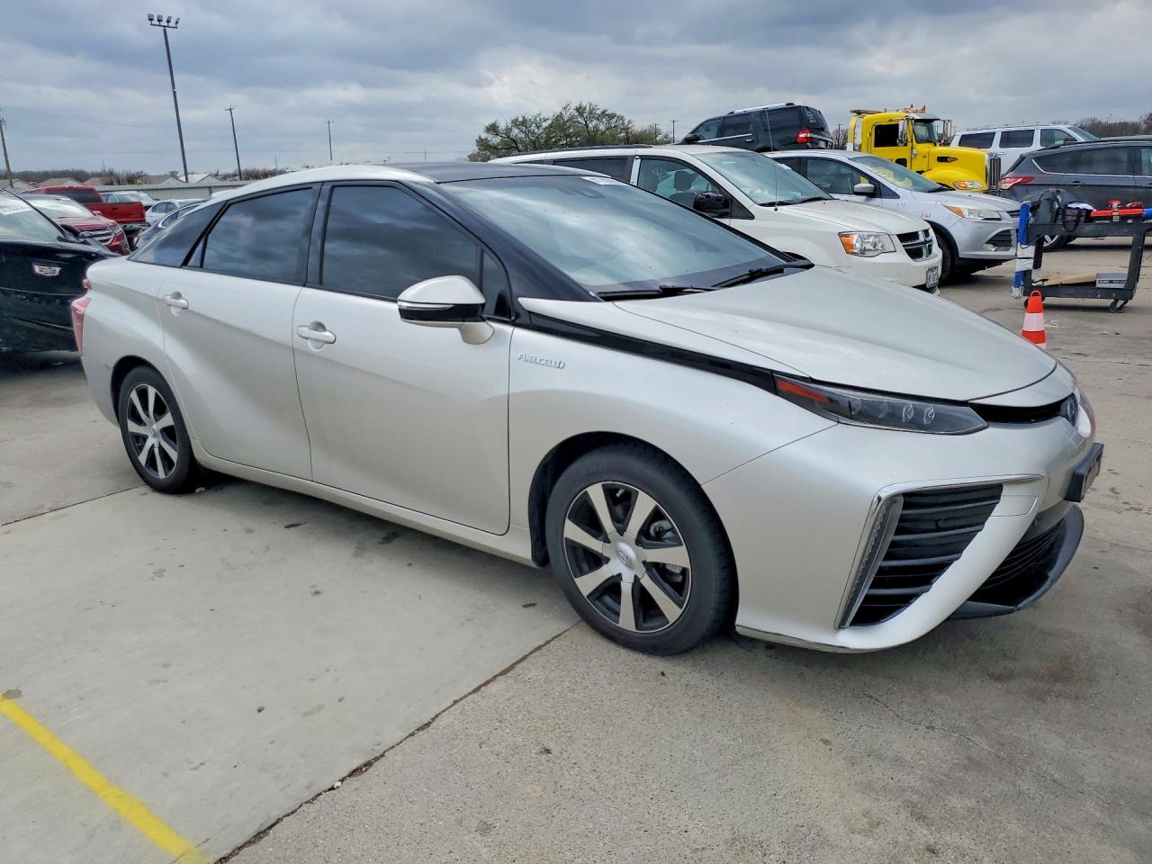 2019 Toyota Mirai base VIN JTDBVRBDXKA007713 photo 4