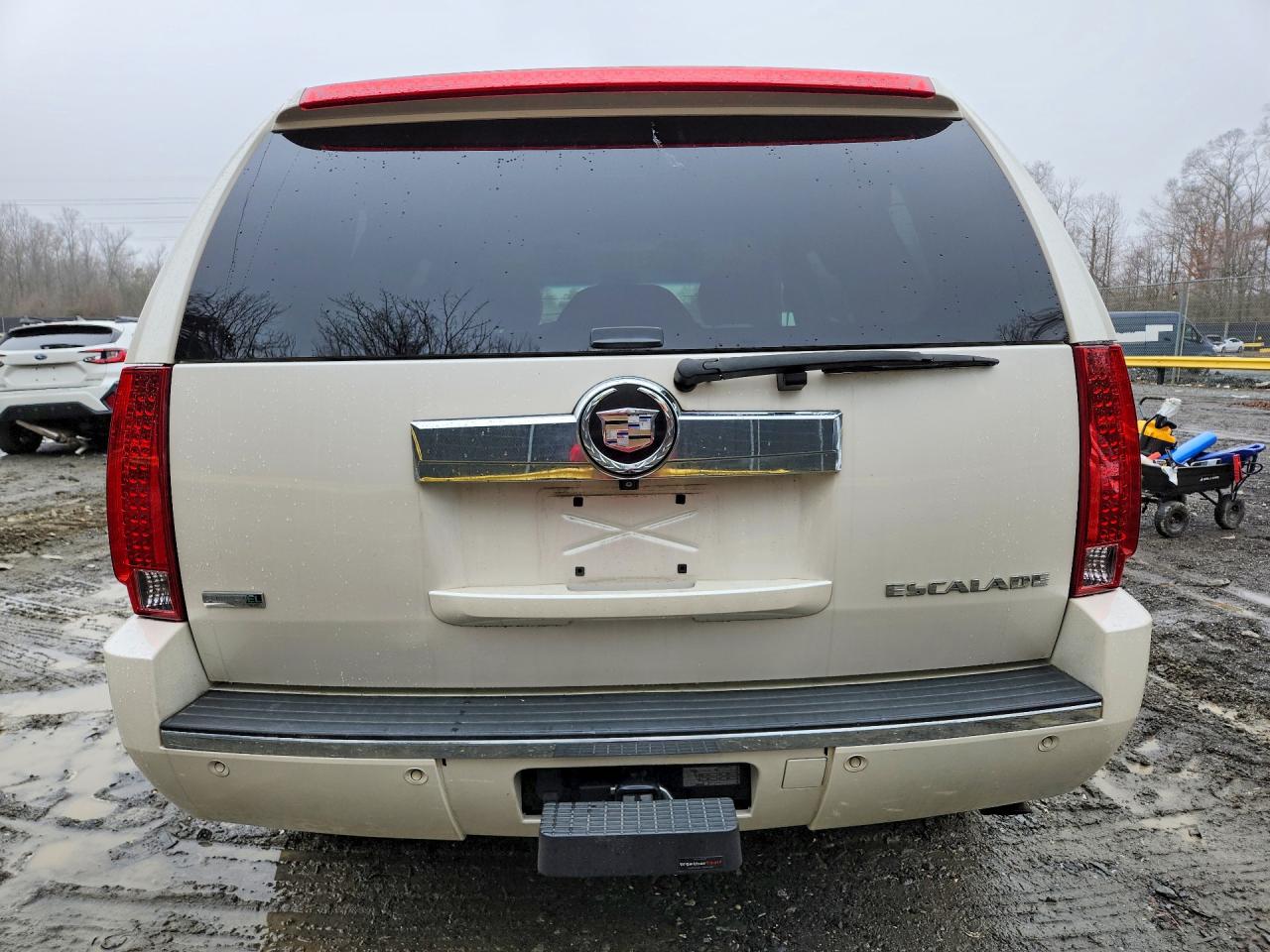 2011 Cadillac Escalade VIN 1GYS4BEF8BR156771 photo 6