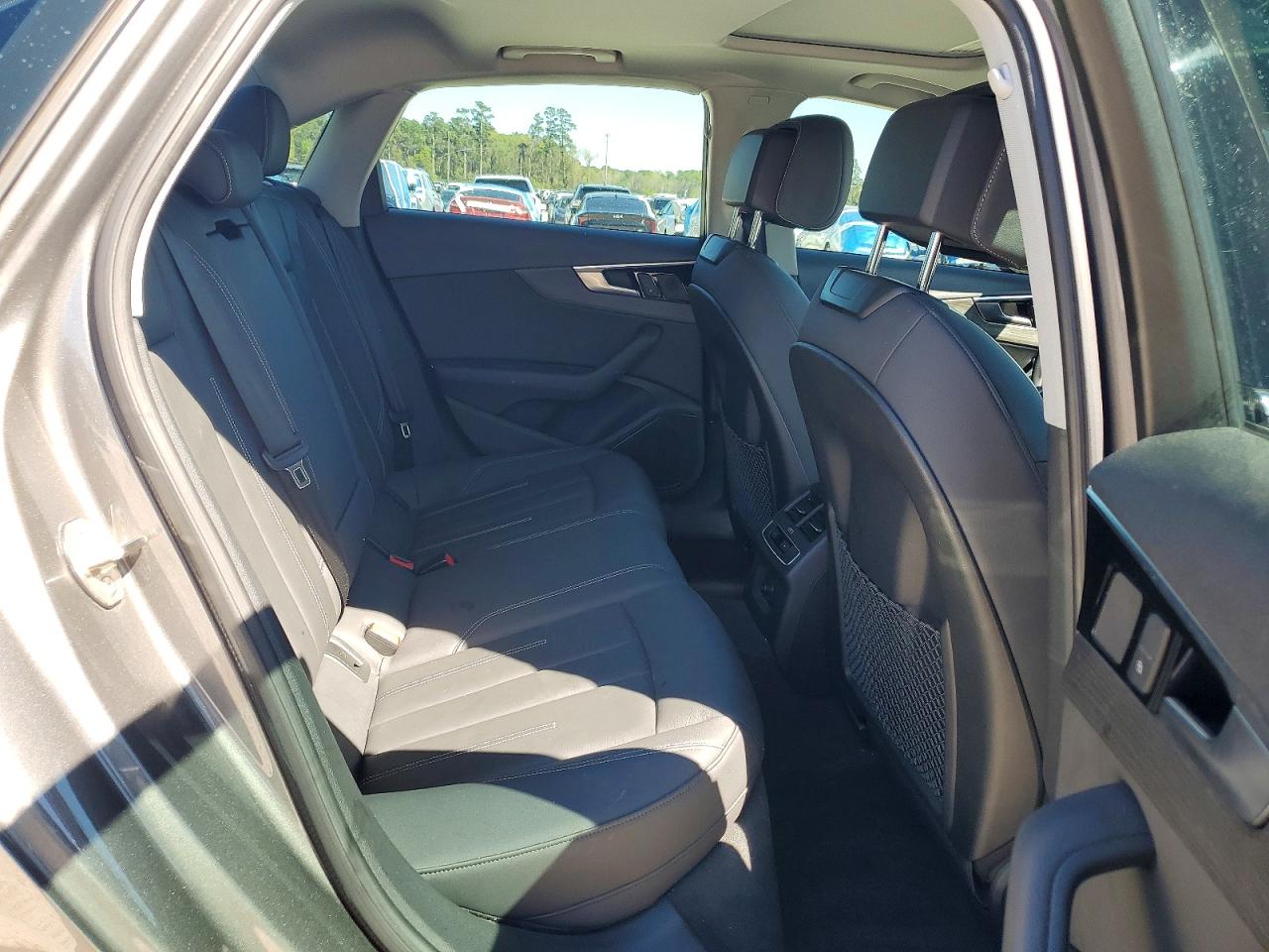 2020 Audi A4 VIN WAUGMAF42LN010035 photo 10