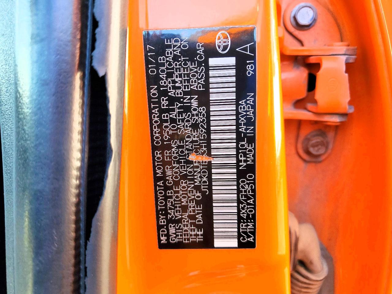 2017 Toyota Prius c on VIN JTDKDTB33H1592358 photo 12