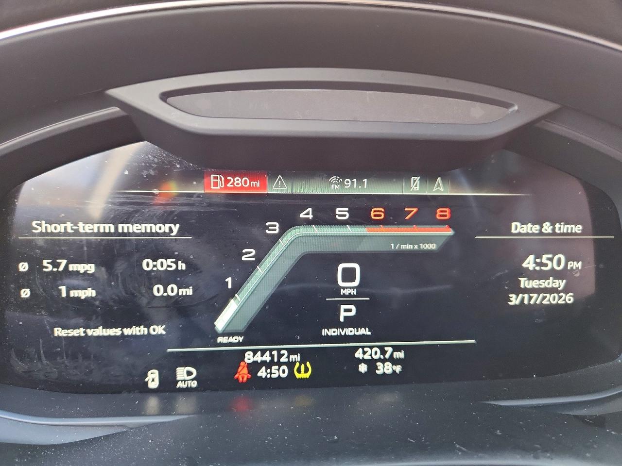 2022 Audi Q8 VIN WA1EVBF15ND010830 photo 9