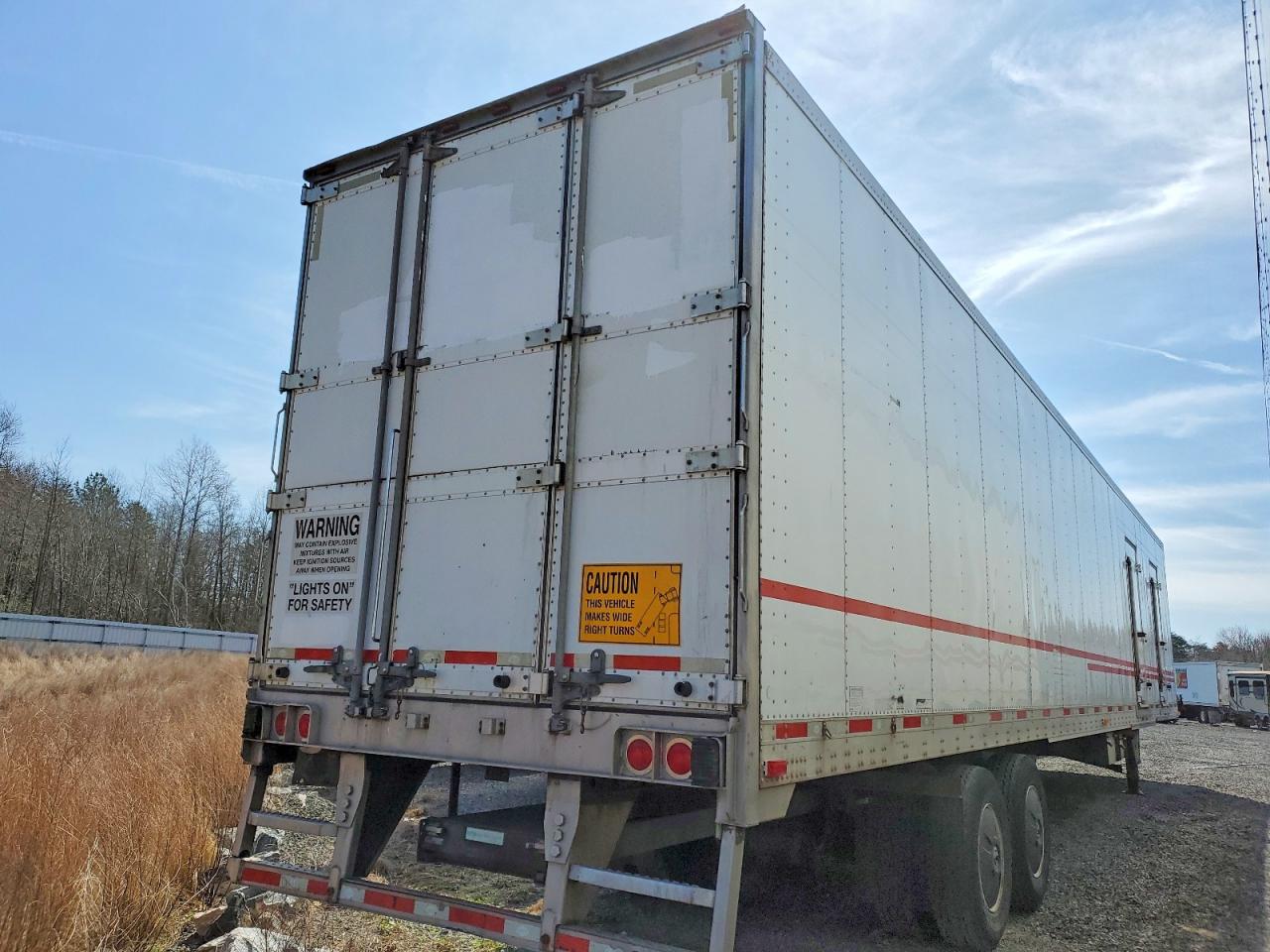 2013 UTILITY All models VIN 1UYVS2533DM510308 photo 4