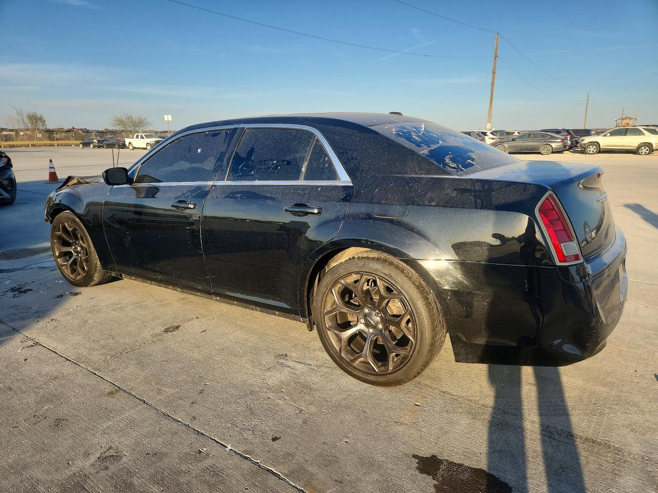 2013 Chrysler 300 VIN 2C3CCABT7DH635286 photo 2