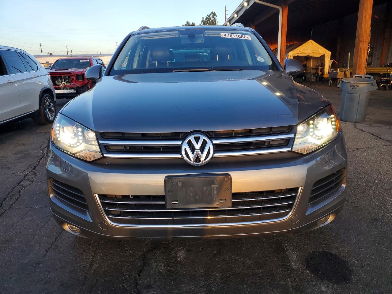 2013 Volkswagen Touareg VIN WVGEP9BP9DD010343 photo 5
