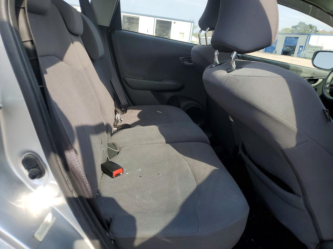 2011 Honda Fit VIN JHMGE8H31BC013496 photo 10