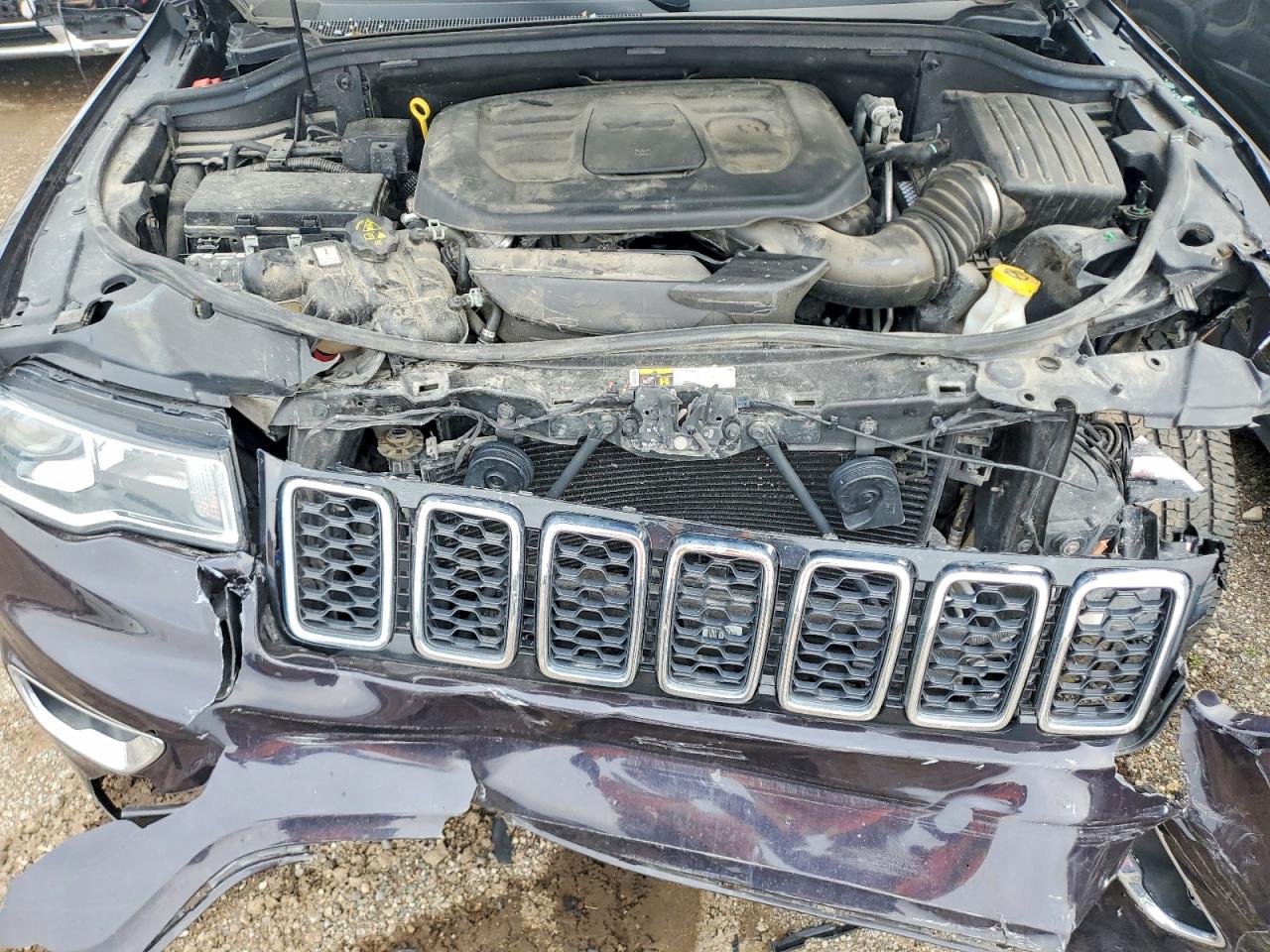 2020 Jeep Cherokee VIN 1C4RJFBG1LC350399 photo 12