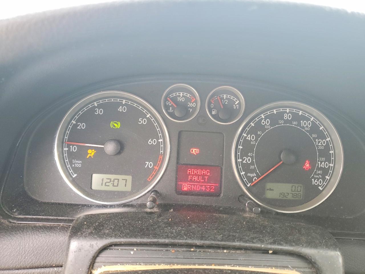 2004 Volkswagen Passat VIN WVWPD63BX4P040540 photo 9