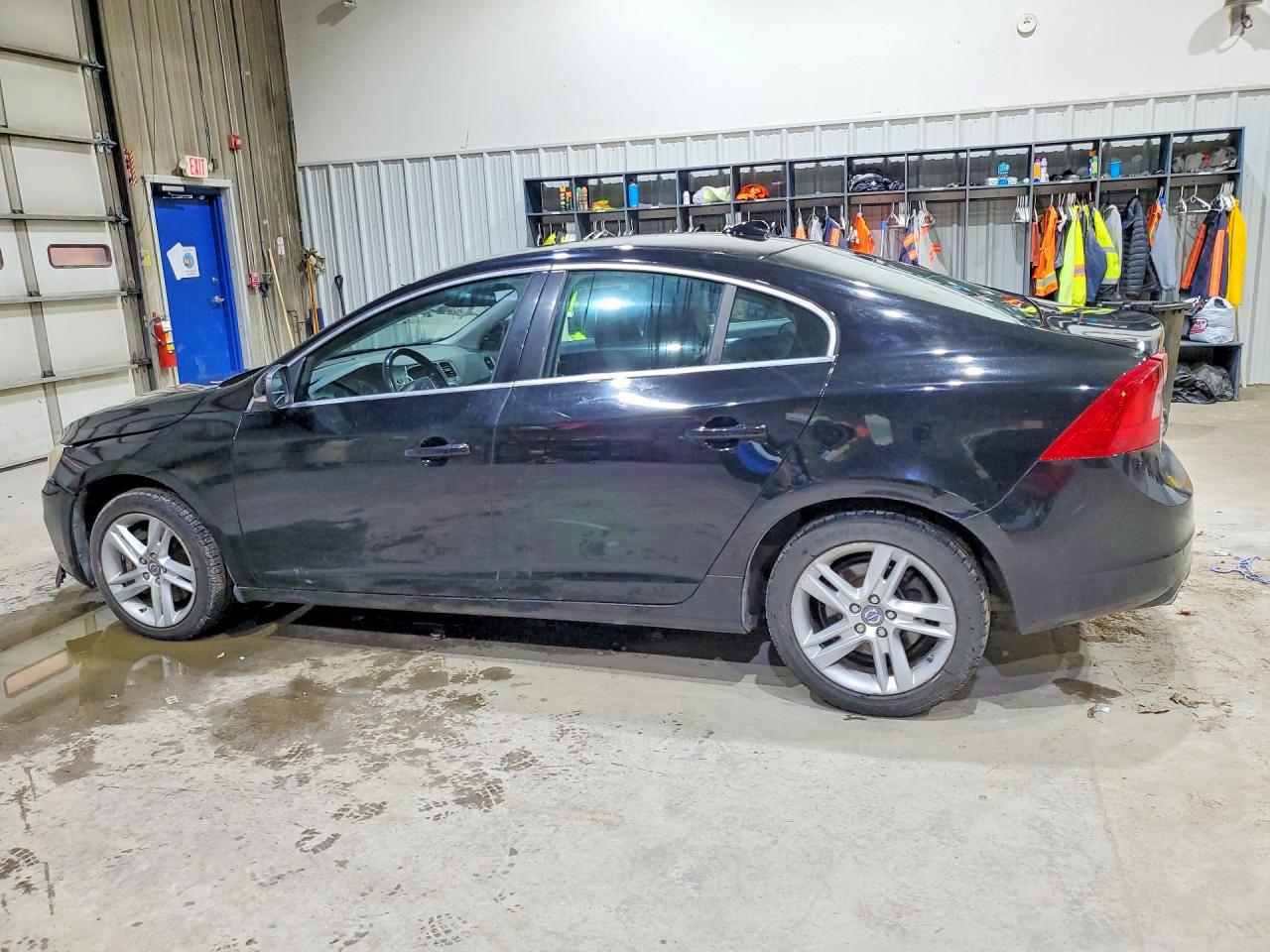 2014 Volvo S60 VIN YV1612FS7E2275916 photo 2
