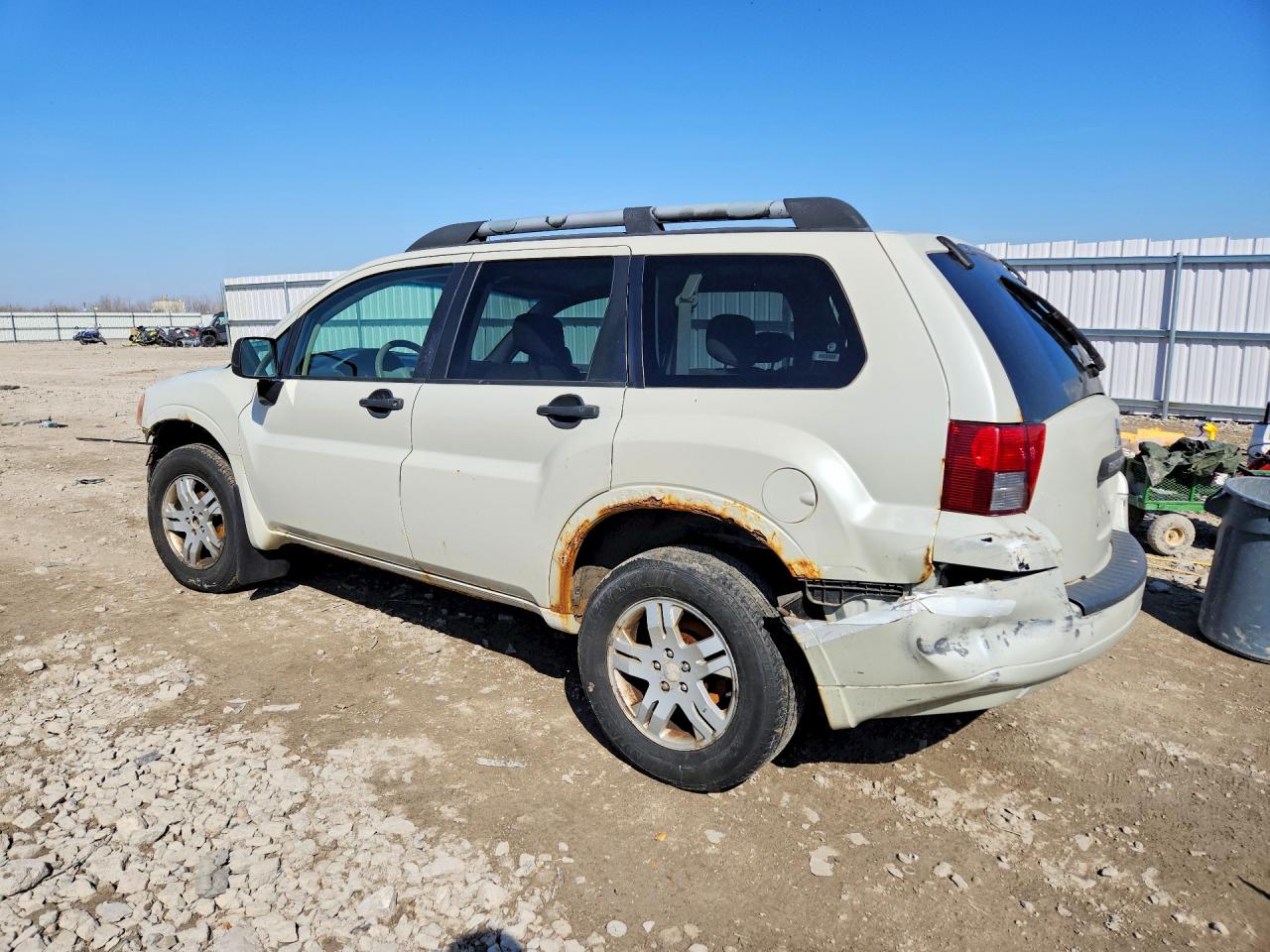 2008 Mitsubishi Endeavor VIN 4A4MN21S98E027784 photo 2