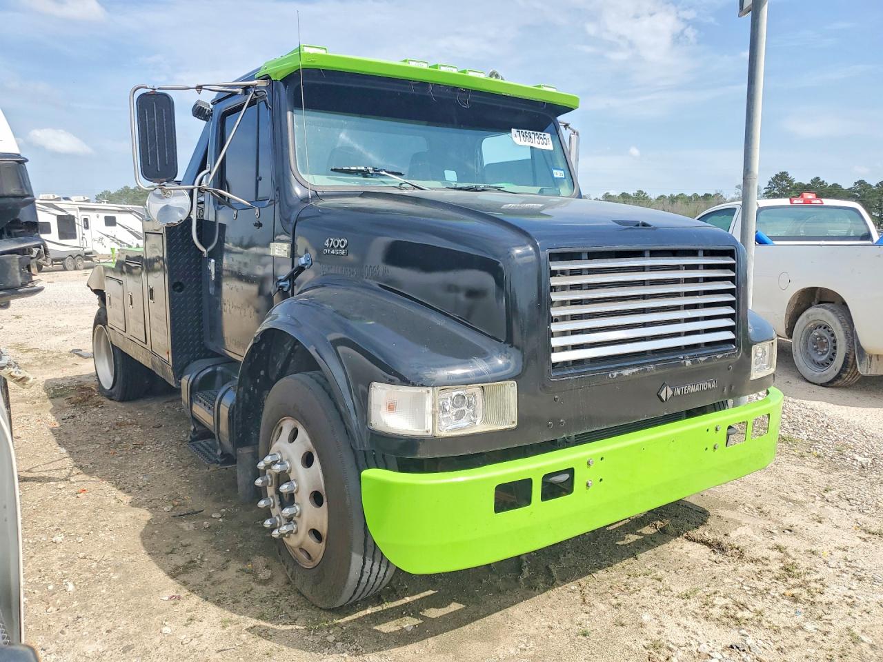 1999 International 4000 serie VIN 1HTSCAAM5XH206758 photo 4